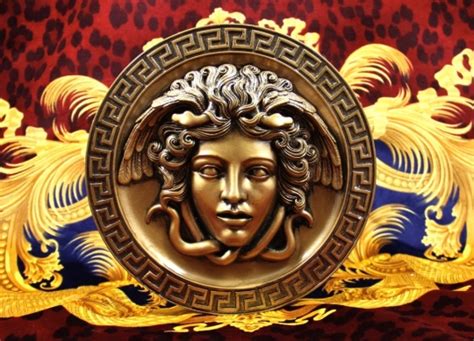 Versace symbol medusa